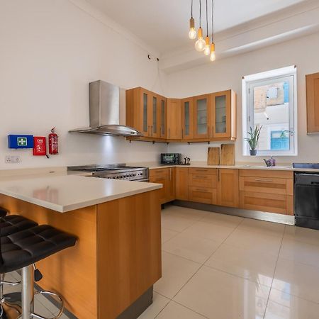 Hard To Come By - Modern & Huge House In Sliema Extérieur photo