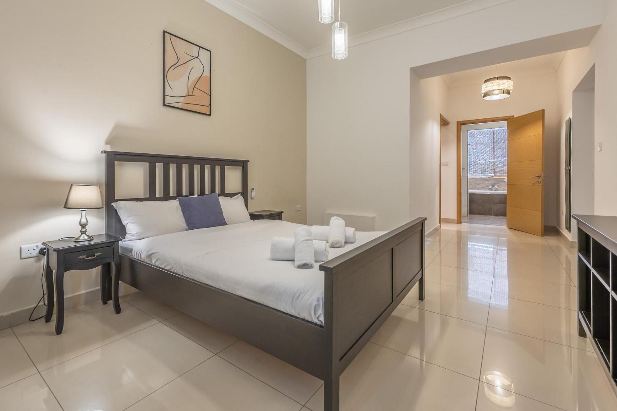 Hard To Come By - Modern & Huge House In Sliema Extérieur photo