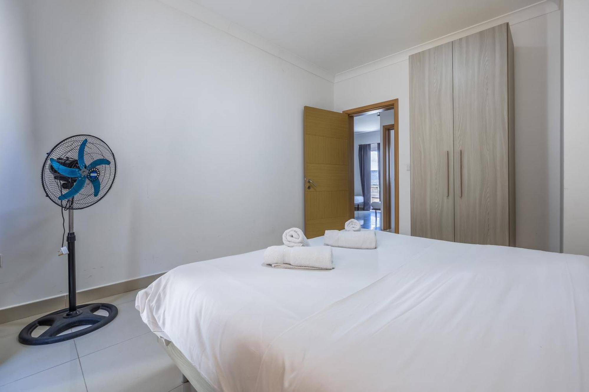 Hard To Come By - Modern & Huge House In Sliema Extérieur photo