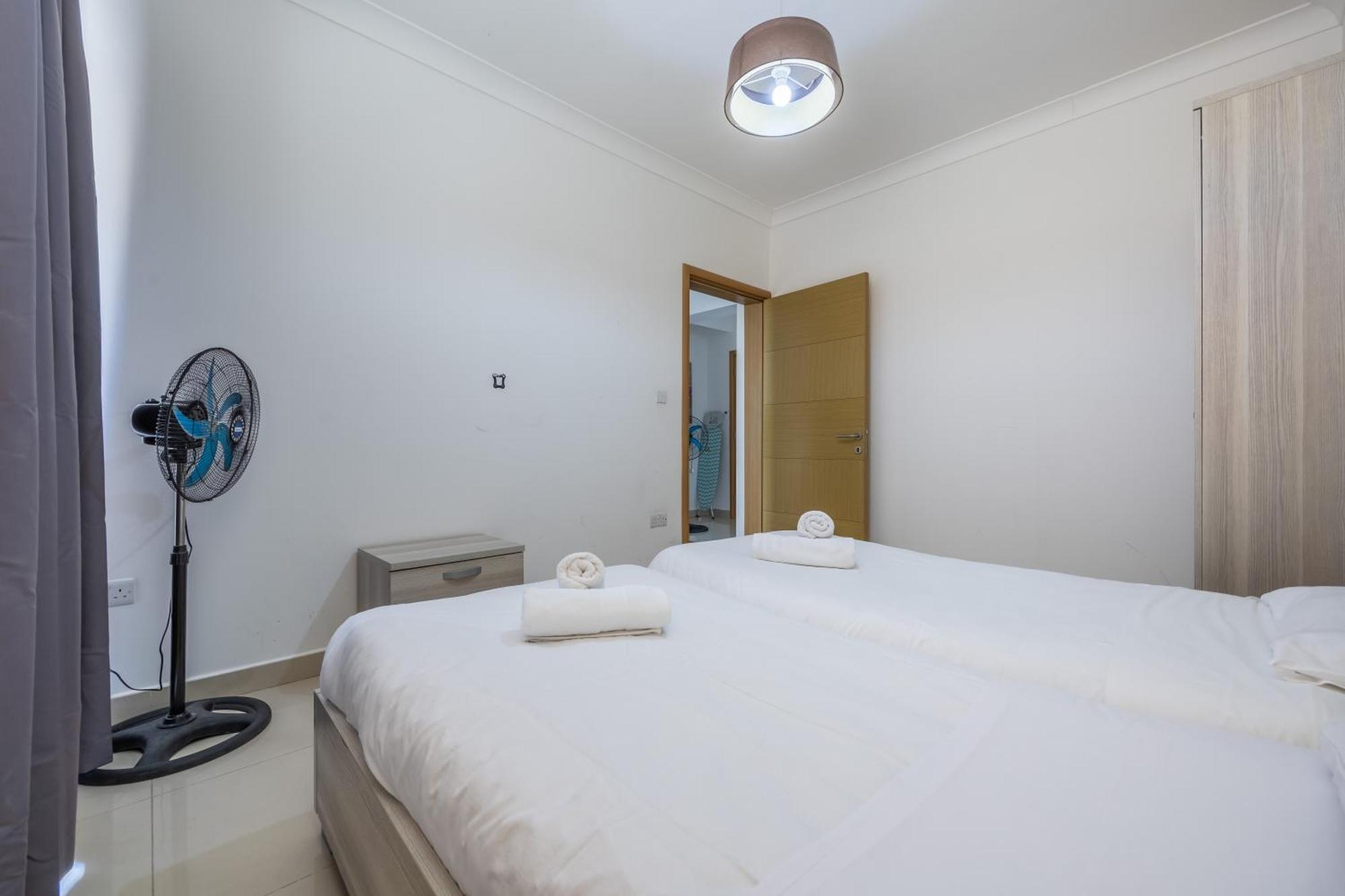 Hard To Come By - Modern & Huge House In Sliema Extérieur photo