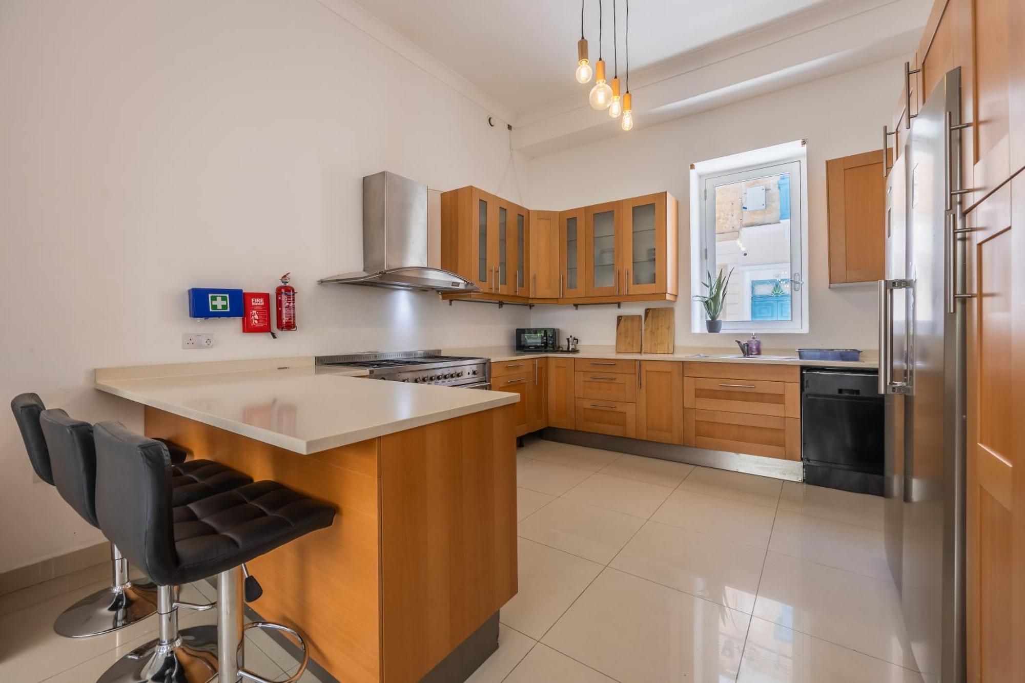 Hard To Come By - Modern & Huge House In Sliema Extérieur photo