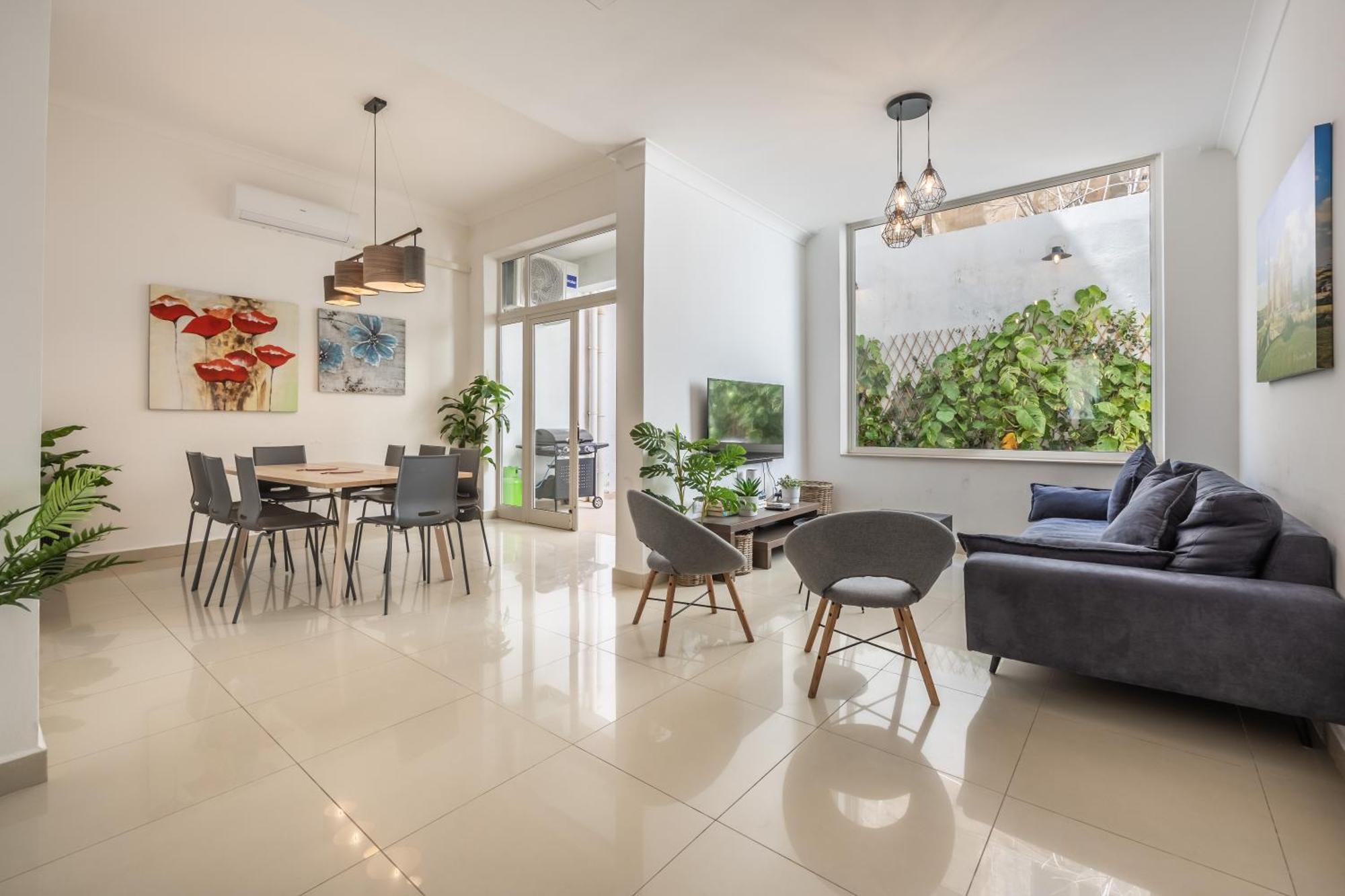 Hard To Come By - Modern & Huge House In Sliema Extérieur photo