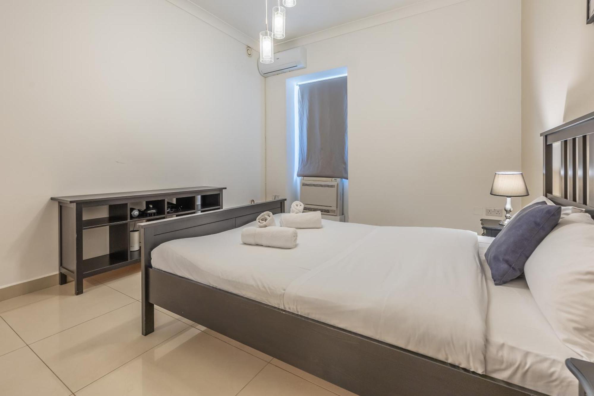 Hard To Come By - Modern & Huge House In Sliema Extérieur photo