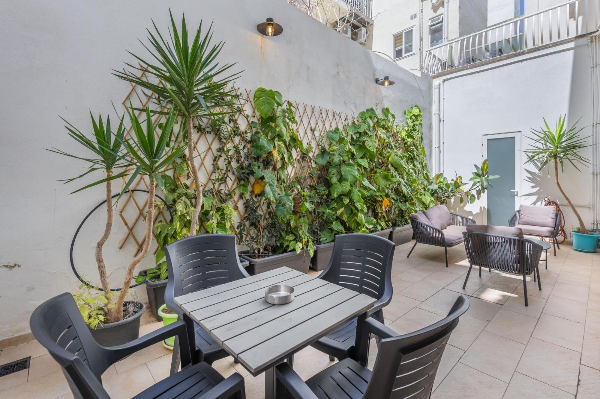 Hard To Come By - Modern & Huge House In Sliema Extérieur photo